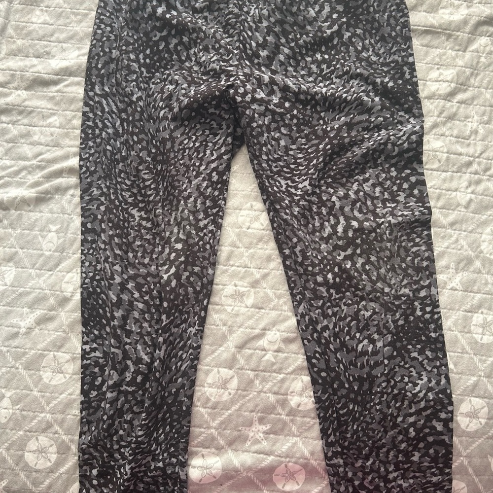 Time and Tru Black and Gray Patterned Pants